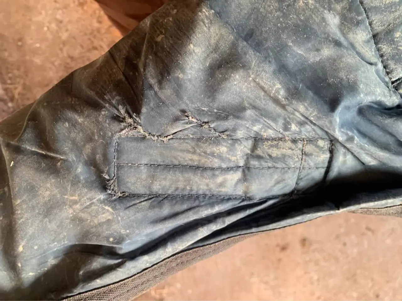 Billede 3 - horseware rhino wug str 130. regndækken 0 gram