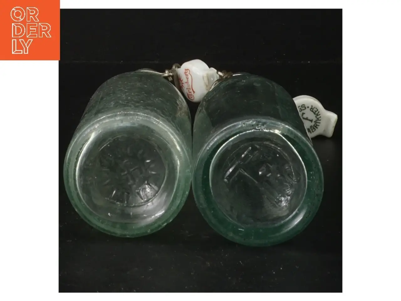 Billede 2 - To gamle glasflasker med lukning fra Tuborg (str. 21 cm)