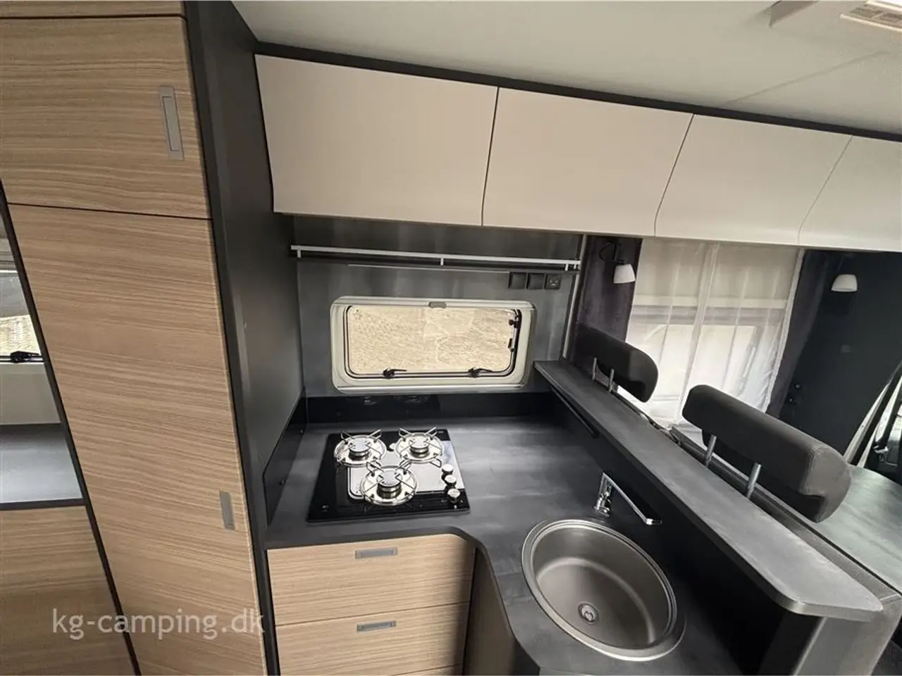 Billede 13 - 2022 - Hobby Optima De Luxe T70 F aut. Velholdt autocamper med dobbeltseng og masser af ekstraudstyr.
