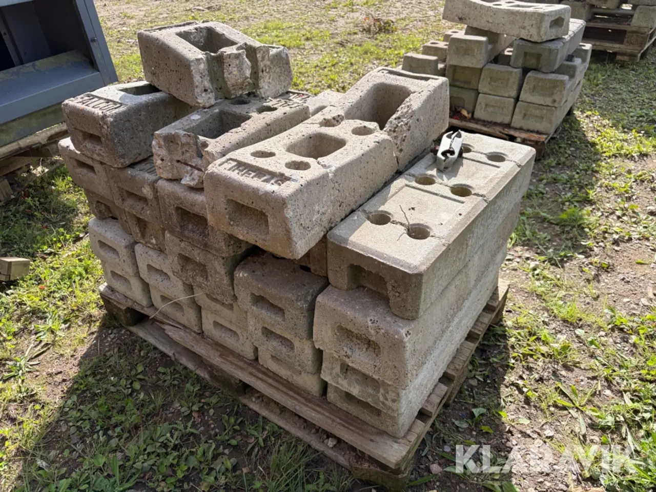 Billede 5 - Beton klodser til hegn 30 styk