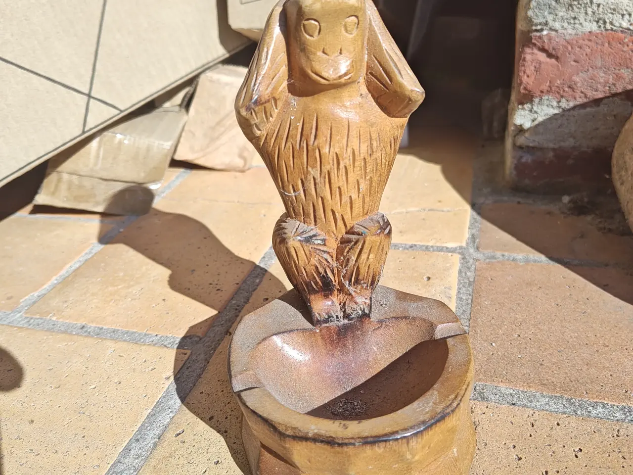 Billede 1 - Gammel Abe Træfigur Askebæger
