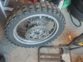 Yamaha XT 17 tommer baghjul med dæk og stivbrems