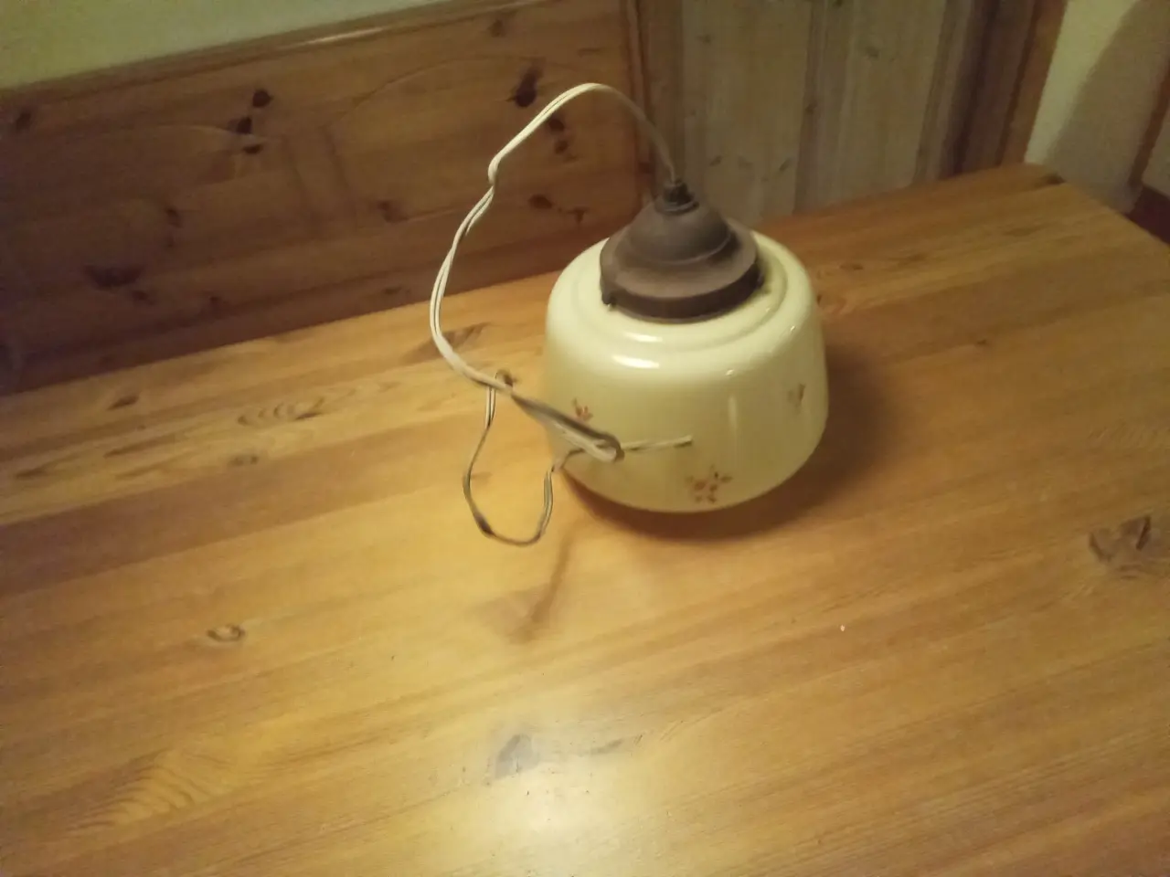 Billede 2 - 2stk. Retro lamper med bakelit fatning