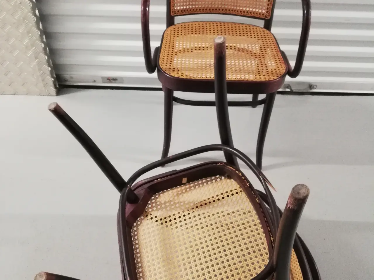 Billede 6 - Thonet Wiener salon spisestuestole nr. 811 & bord.
