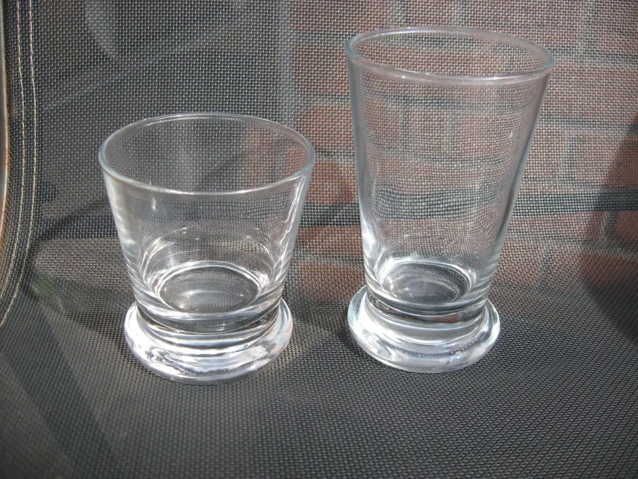 Billede 1 - SØGES: Drikkeglas som dem på billedet