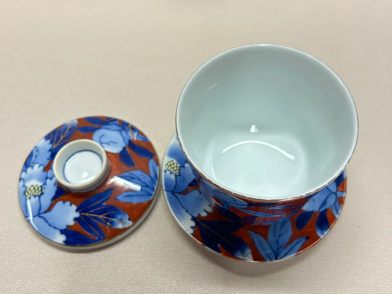 Billede 2 - Smuk japansk Arita tekop med låg og underkop.