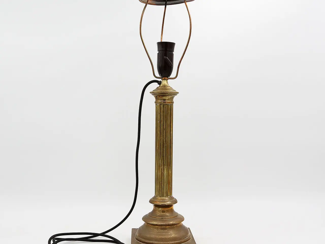 Billede 1 - Klassisk søjlelampe i messing og patineret metal