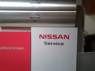 Skilte i metal NISSAN.