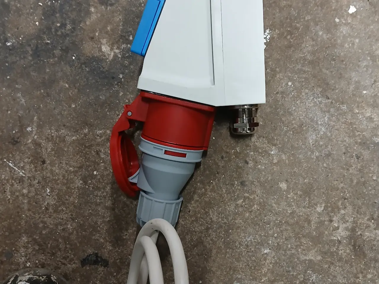 Billede 1 - Kombineret 230V og 400V udtag