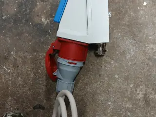 Kombineret 230V og 400V udtag