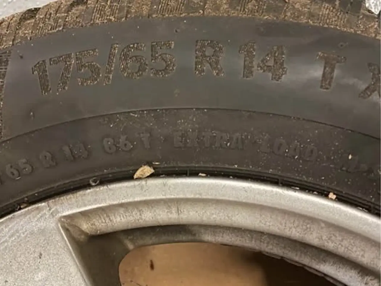 Billede 2 - Continental vinterdæk på alufælge – 175/65 R14 XL