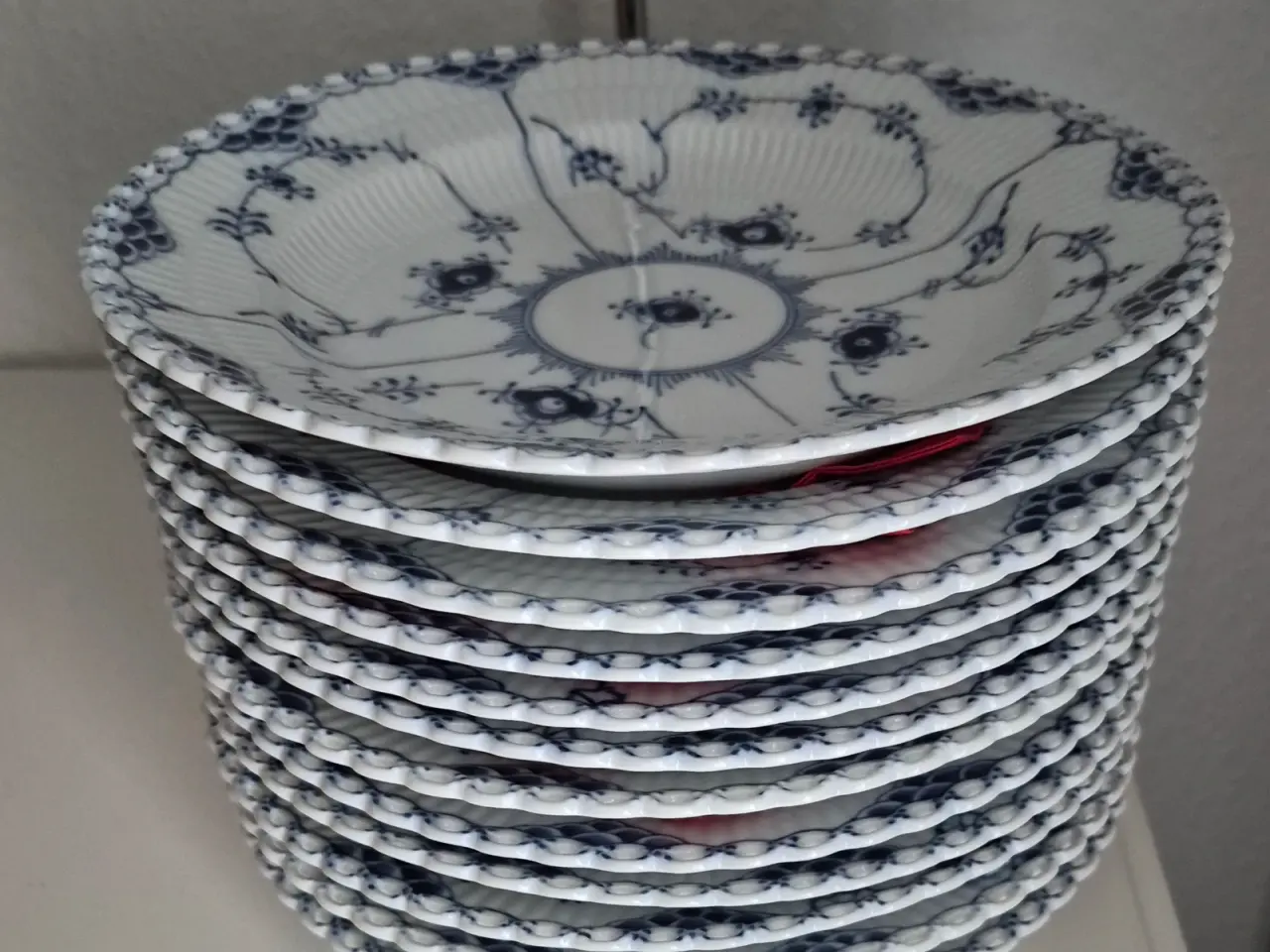 Billede 3 - Musselmalet helblonde middagstallerken