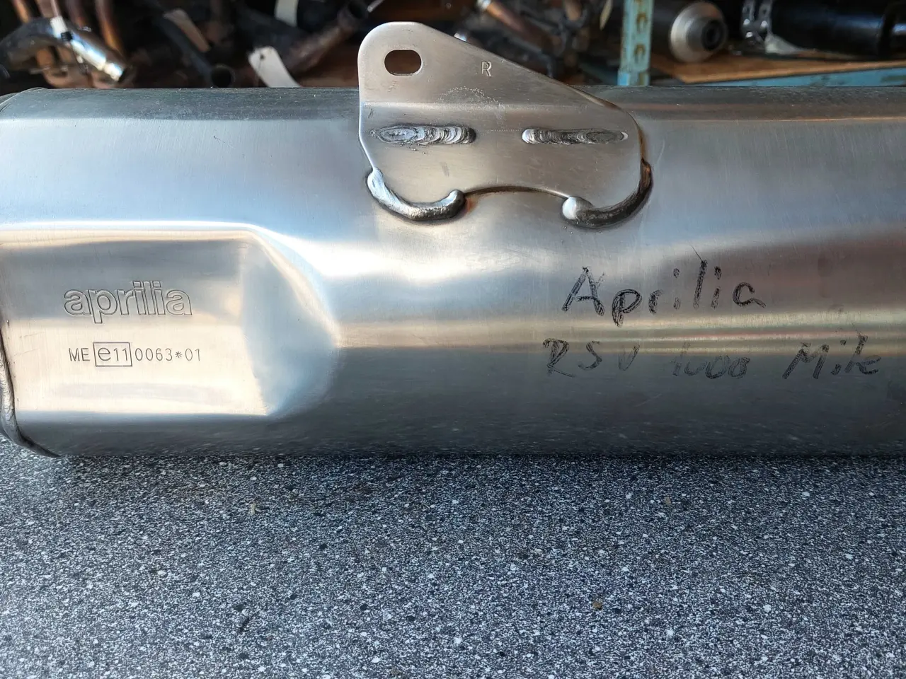 Billede 2 - Aprilia Rsv 1000 Mille udstødning