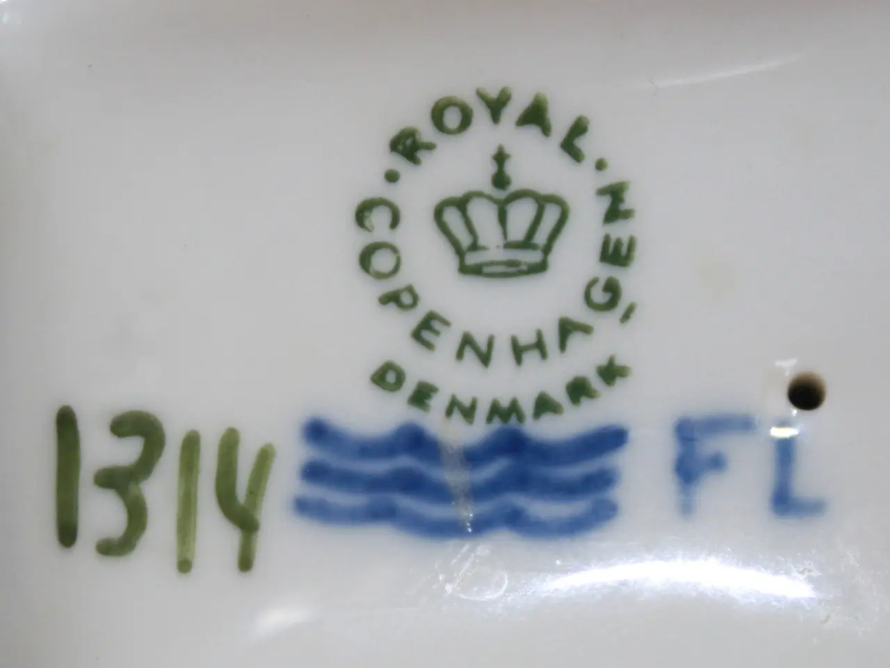 Billede 12 - Amagerpige, figur fra Royal Copenhagen