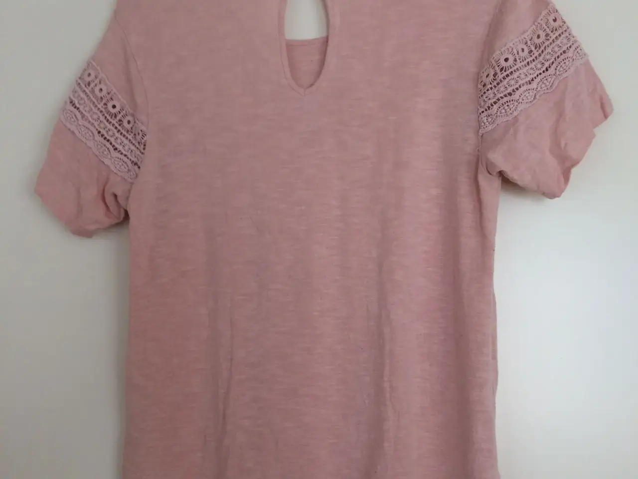 Billede 2 - Lys rosa bluse