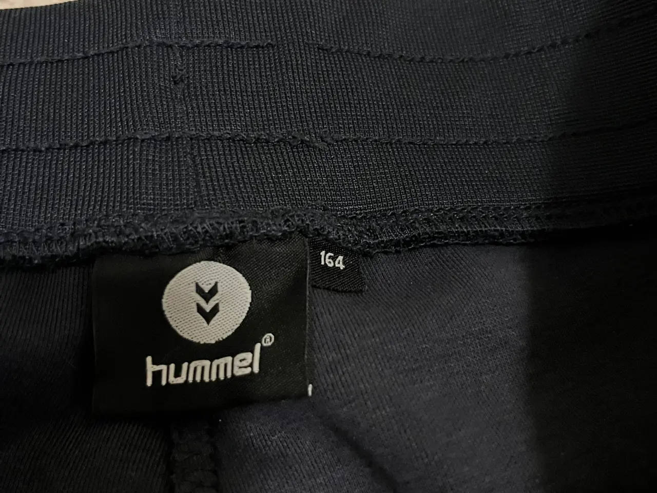 Billede 4 - Joggingbukser fra Hummel. 