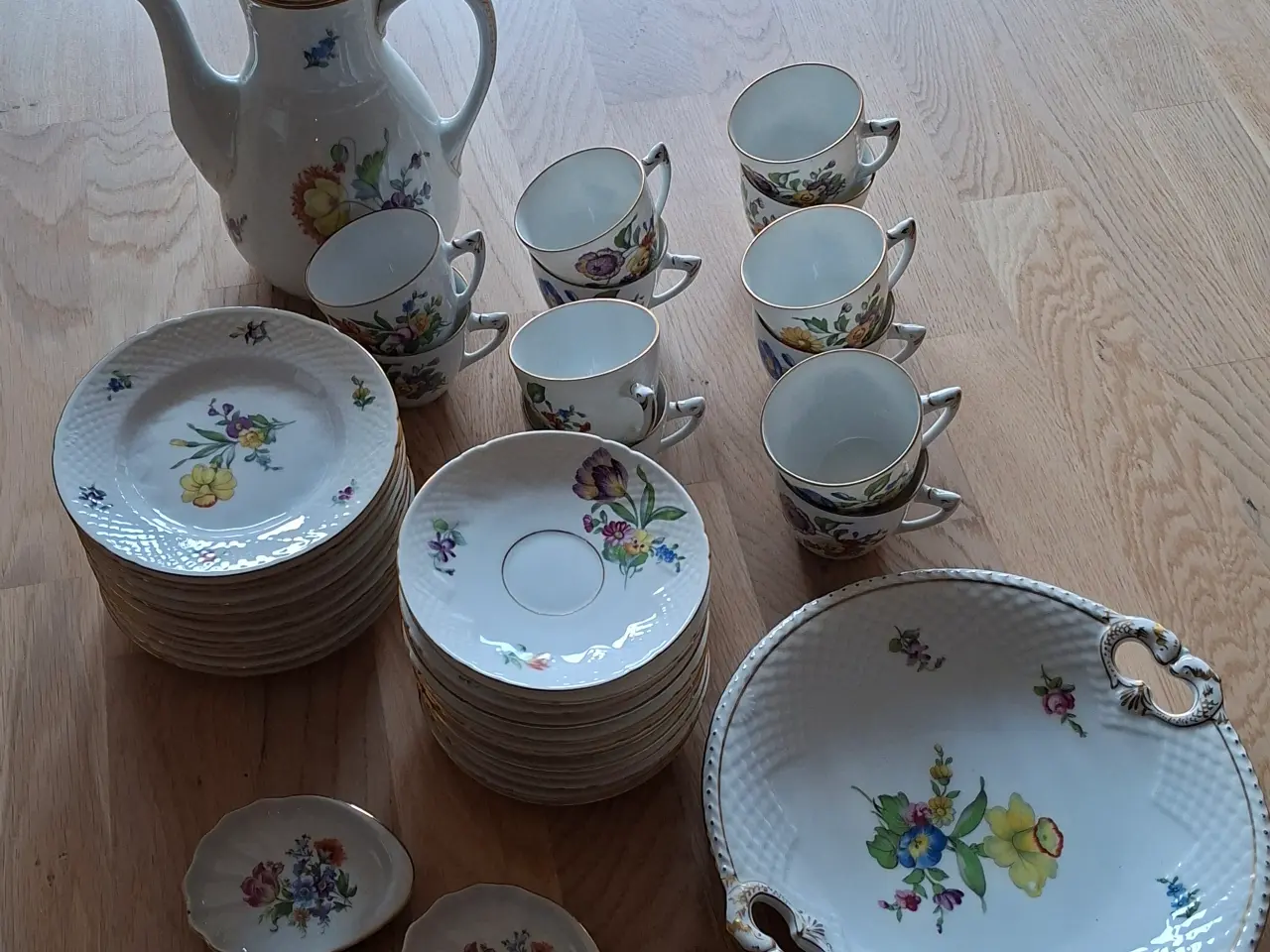 Billede 1 - Saksisk blomst kaffestel