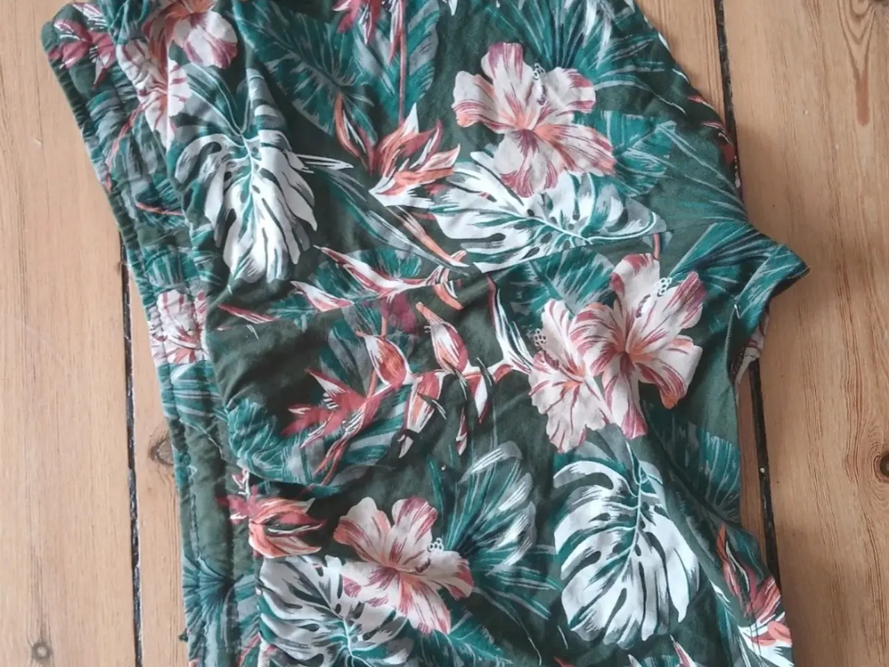 Billede 2 - Blomstrede sommer shorts