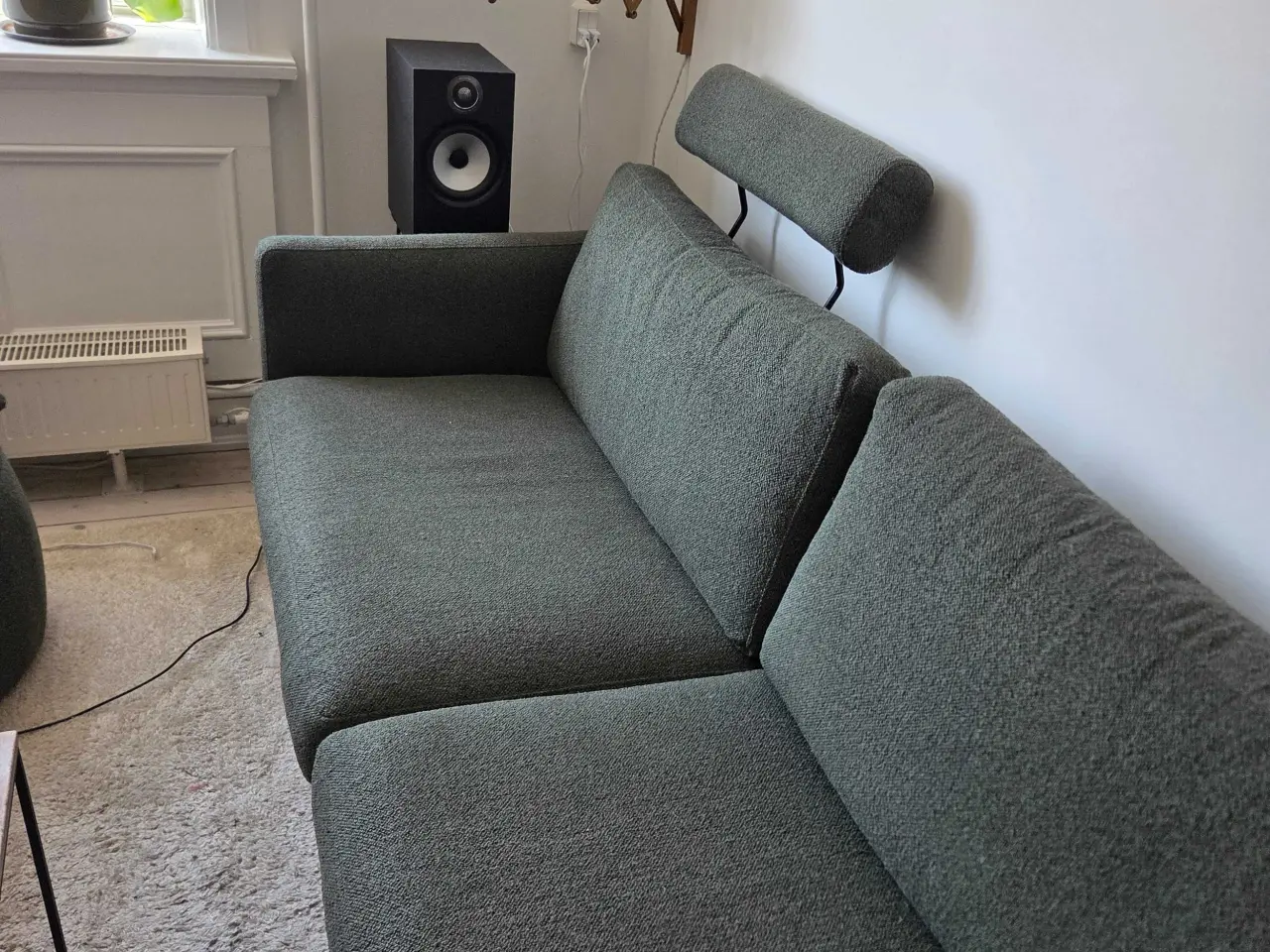 Billede 2 - 3 personer sofa, inkl nakkestøtte og puf