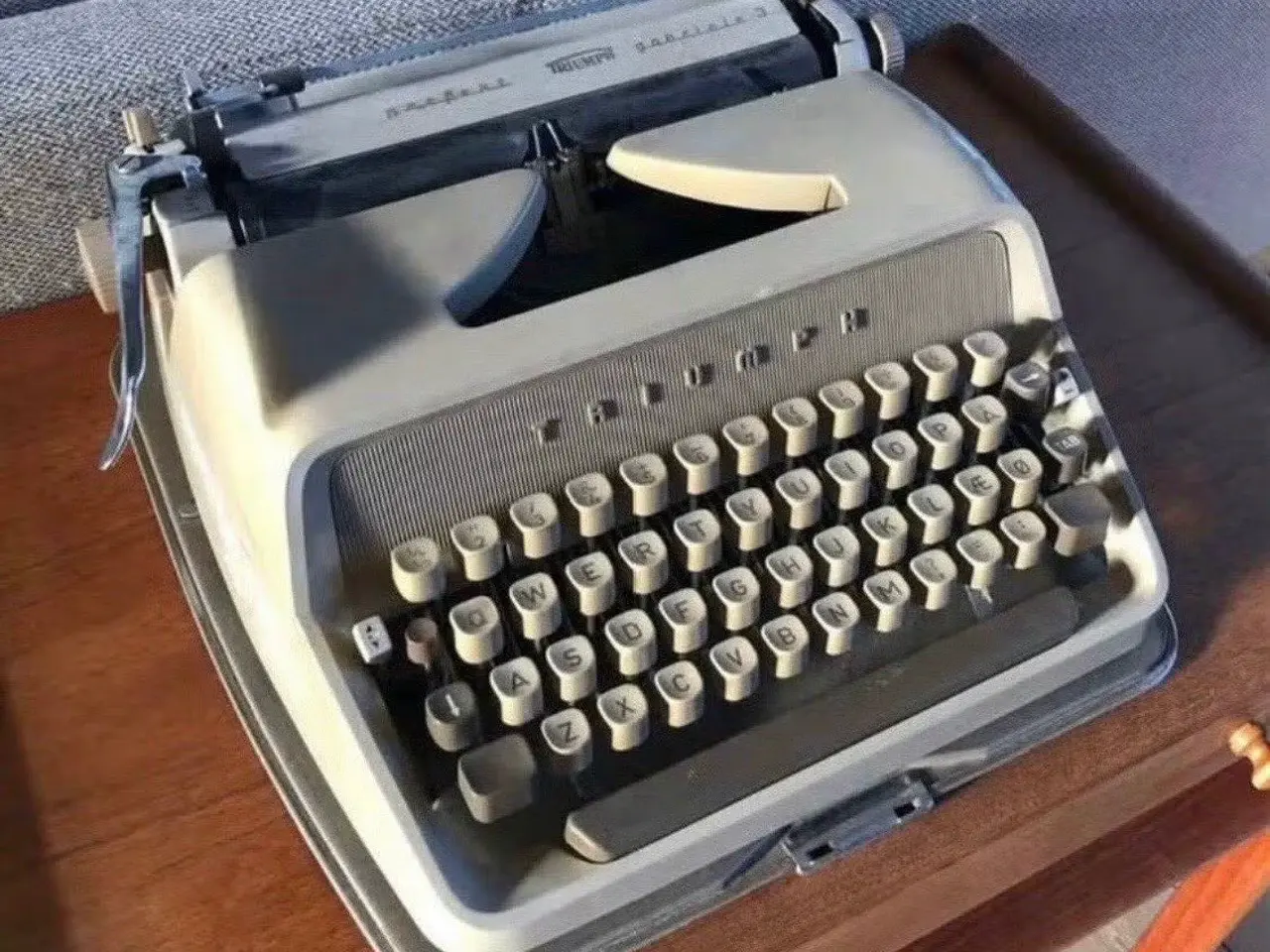 Billede 1 - Gratis vintage skrivemaskine