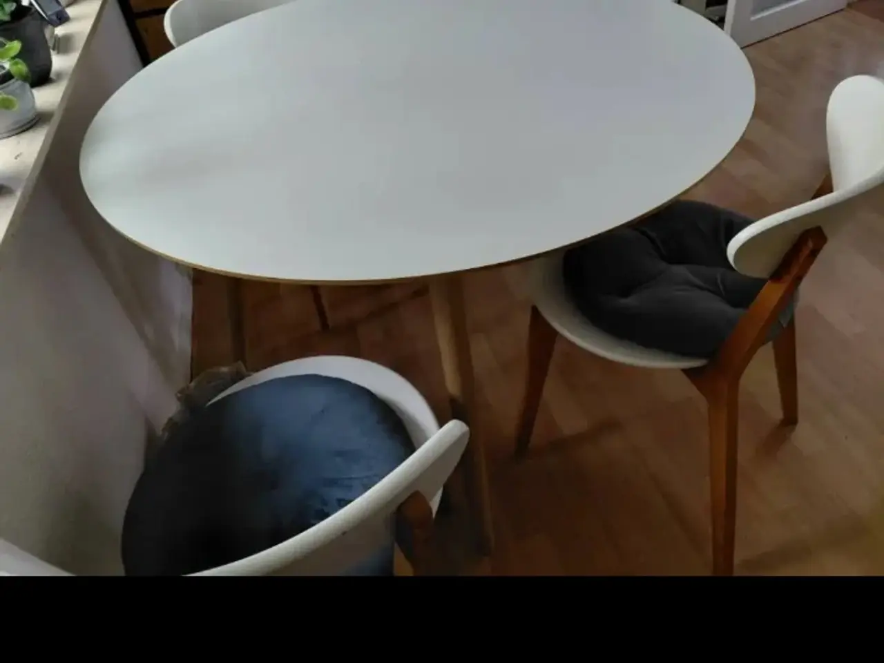 Billede 1 - Rund spisebord ø120 cm
