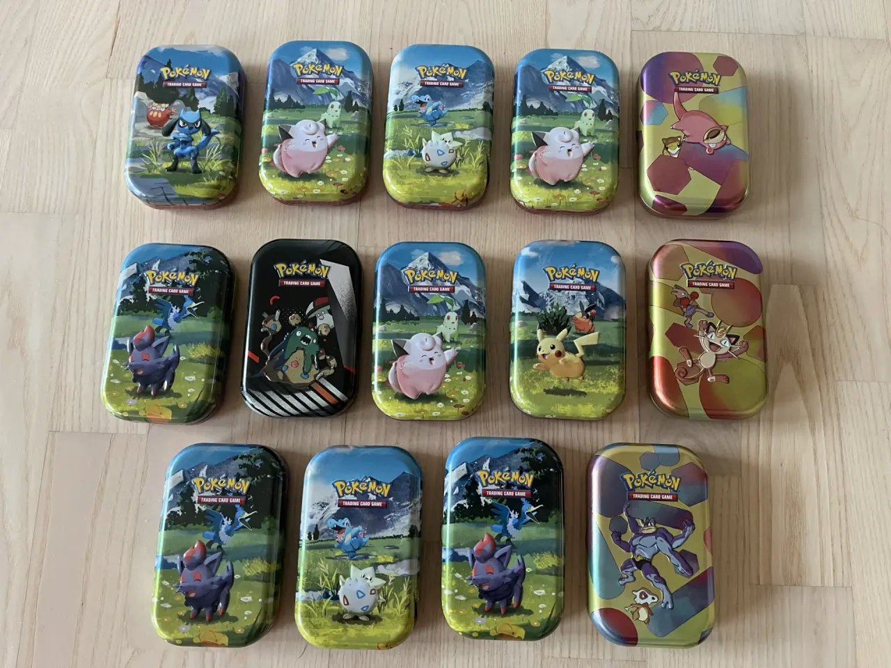 Billede 2 - 🎁 Pokémon kort i flot tin – 80 stk