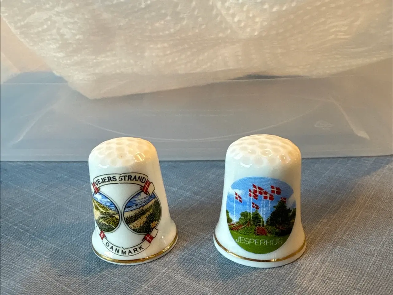 Billede 2 - Porcelænsfingerbøl fra danske steder