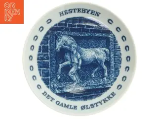 Dekorativ platte med hestemotiv fra Lise Porcelain (str. Ø 19,5 cm)