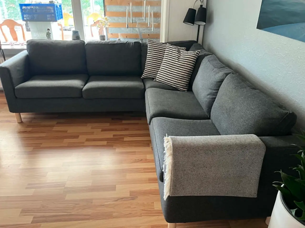 Billede 1 - Meget flot og velholdt hjørnesofa i flot grå farve