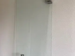 Svingdør til brusekabine