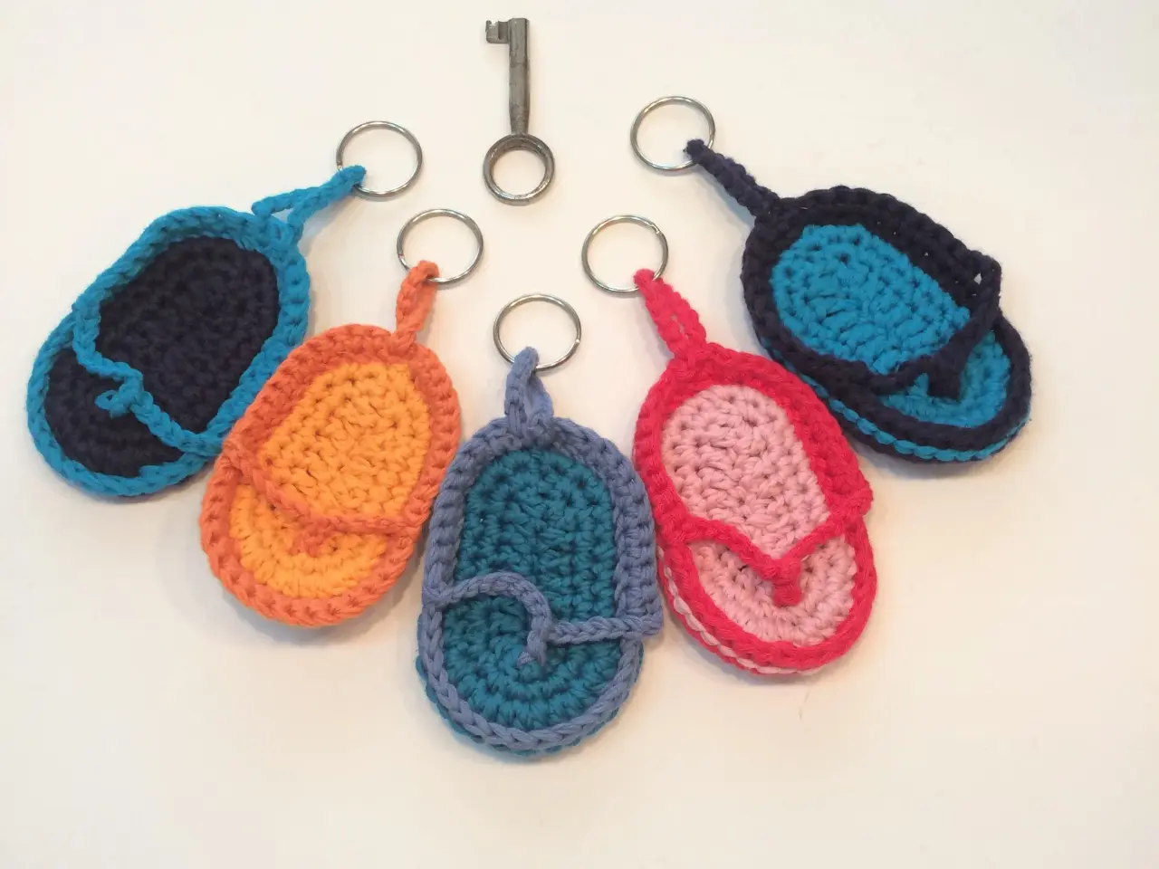 Billede 7 - Nøglering, sandal, blå, rød, orange