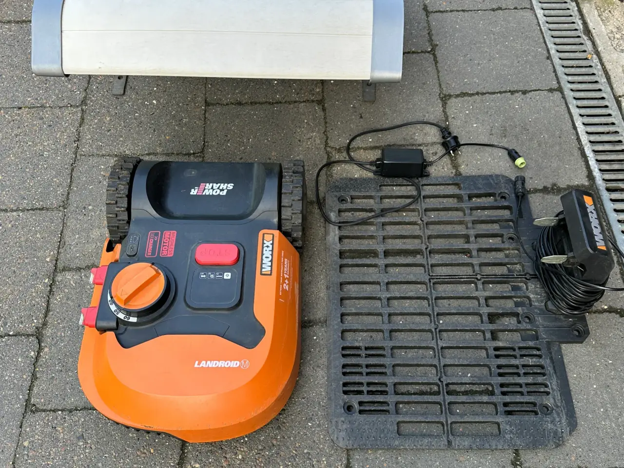 Billede 1 - Worx robotplæneklipper