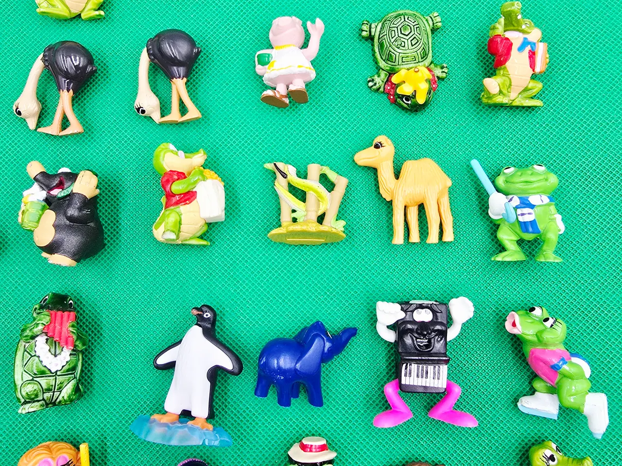 Billede 3 - 50 Stk. Kinder figurer