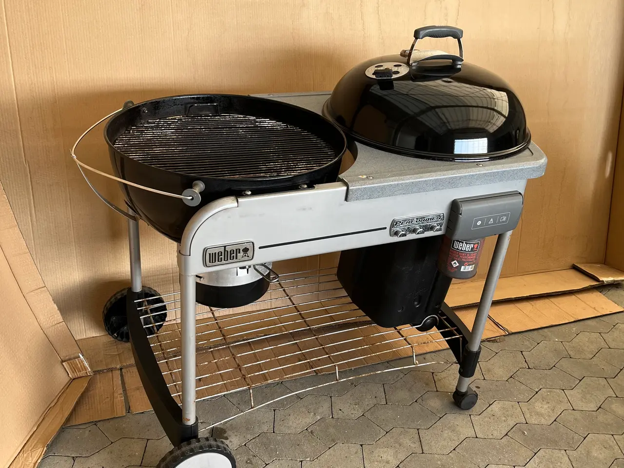Billede 4 - Kul grill weber Performer på hjul.