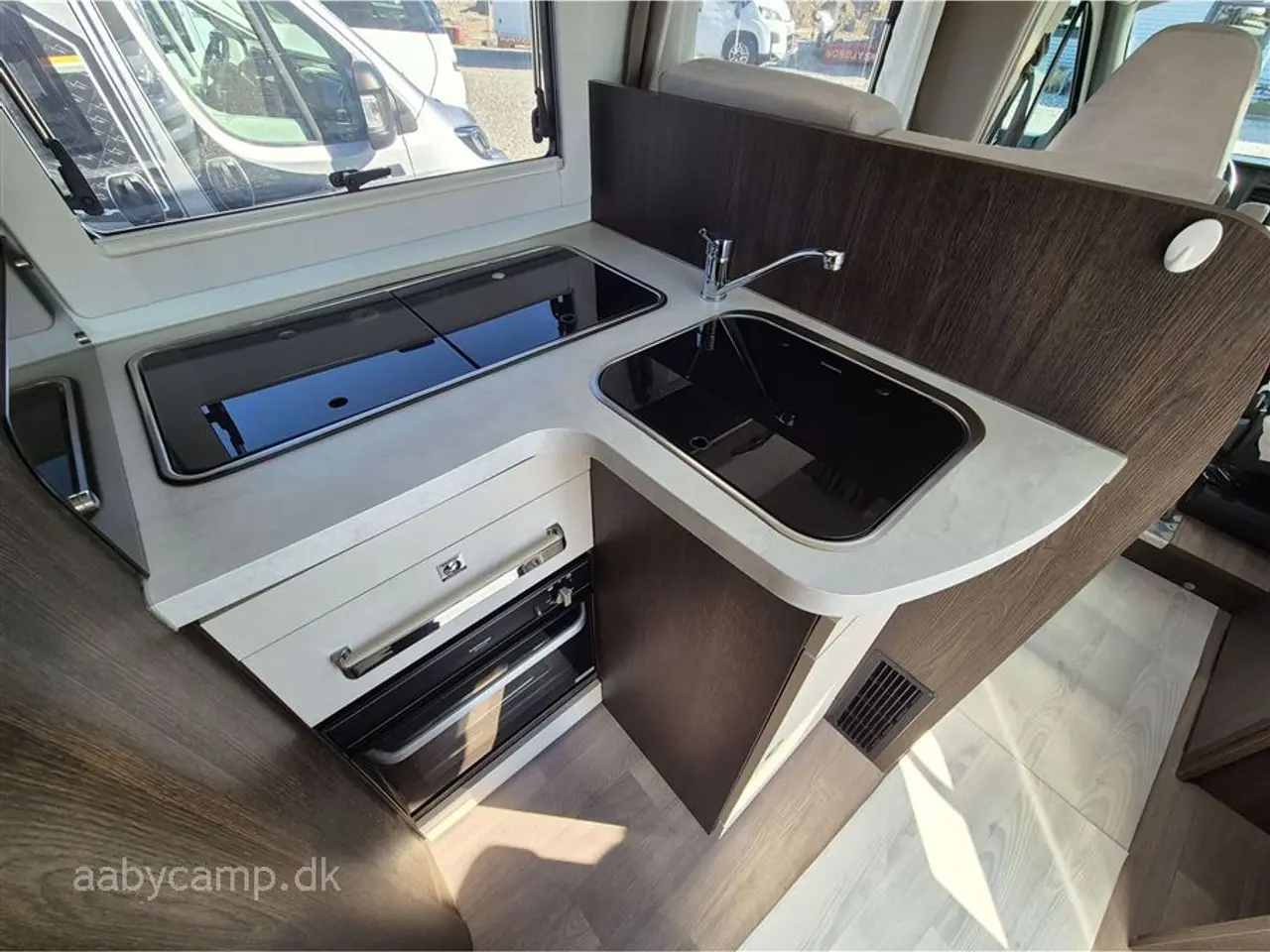 Billede 10 - 2020 - Benimar Sport 363   Nk Pakke. Automatgear. solceller. Markise. Batteri. 5 Selepladser. sælges kun til cvr!!