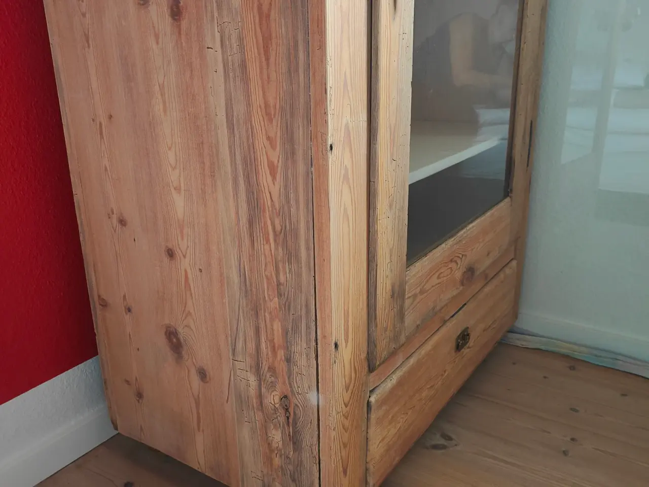 Billede 8 - Afsyret vitrine skab