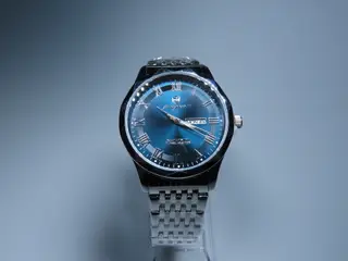Quartz ur blå