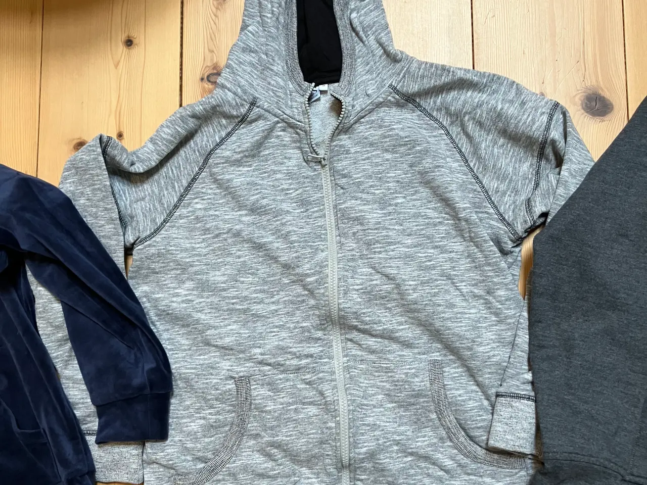 Billede 3 - Joggingtøj/homewear bukser og trøjer