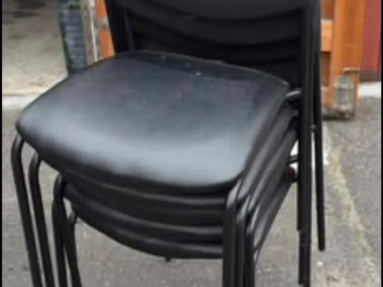 Billede 2 - Hej 🙂jeg har 6 sorte spisebordsstole til salg👍⁉️