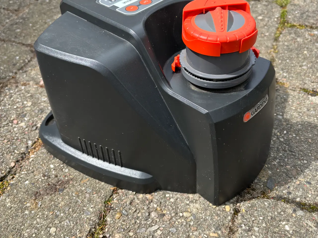 Billede 1 - Gardena computer styret havevander.