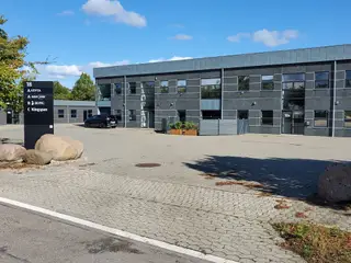 Moderne kontorlejemål 140 - 310 m2 PLUS 250 m2 fælles faciliteter.