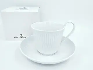Royal Copenhagen Hvid Riflet Højhankskop & Underkop nr. 093 / 094. sortering 1