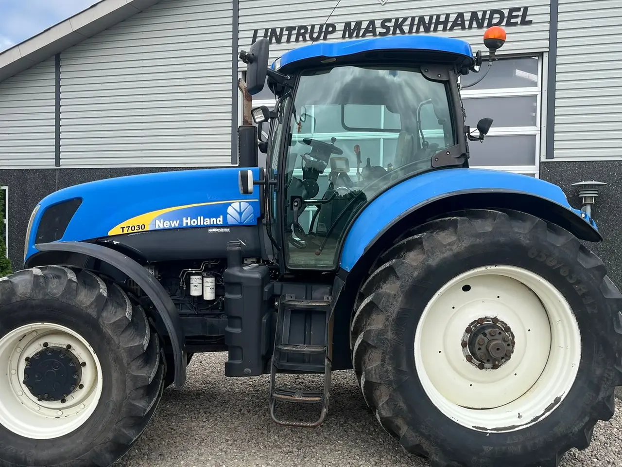 Billede 13 - New Holland T7030 SS med frontlift
