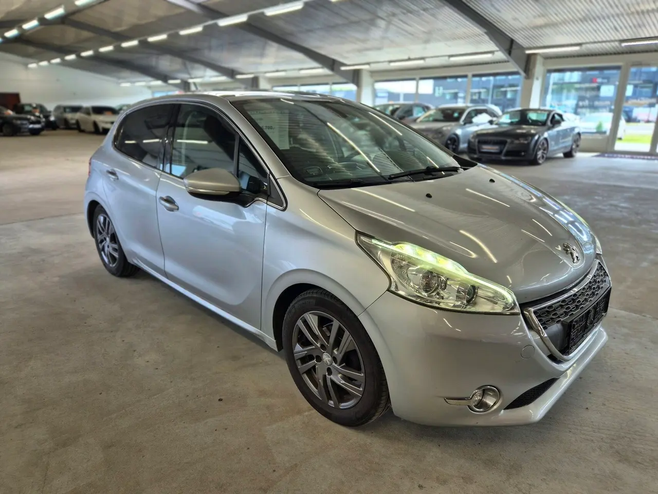 Billede 5 - Peugeot 208 1,2 VTi Allure Sky 82HK 5d