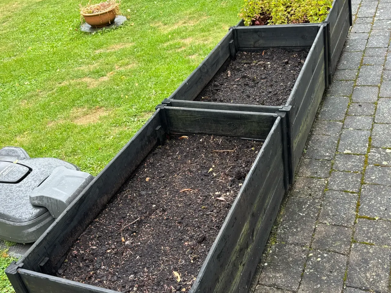 Billede 3 - Højbede / plantekasser i sort træ til haven