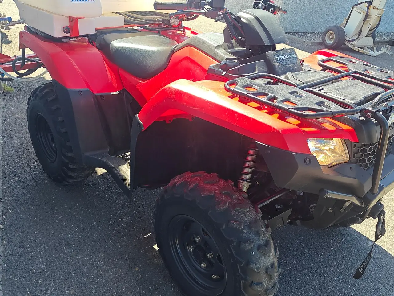 Billede 4 - Honda TRX 420 FA6 INKLUSIV KUHN EVOLIS Q80 SPRØJTE, 4mtr. BOM