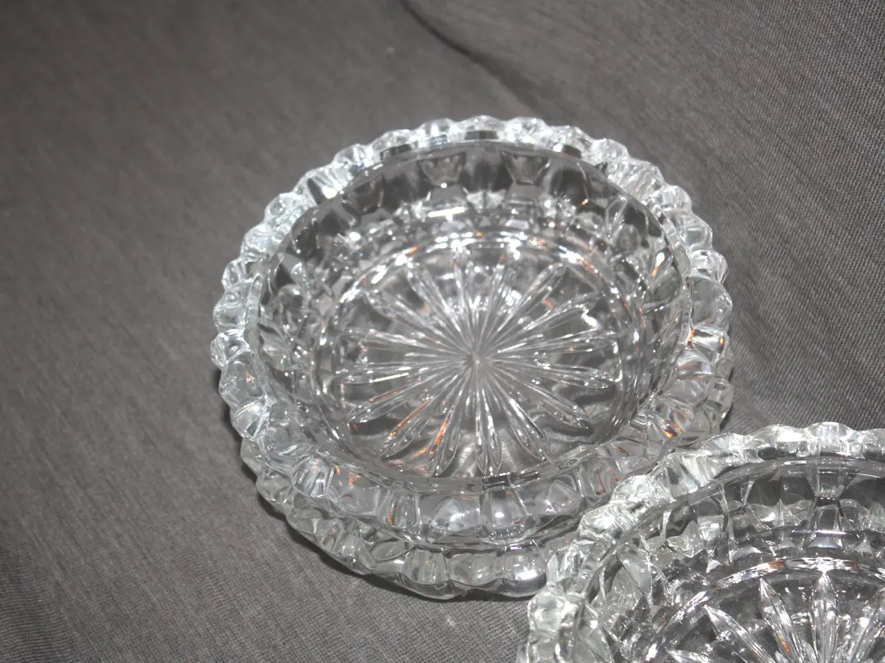 Billede 4 - Askebæger i glas diam. 15 cm pris for 4 stk.