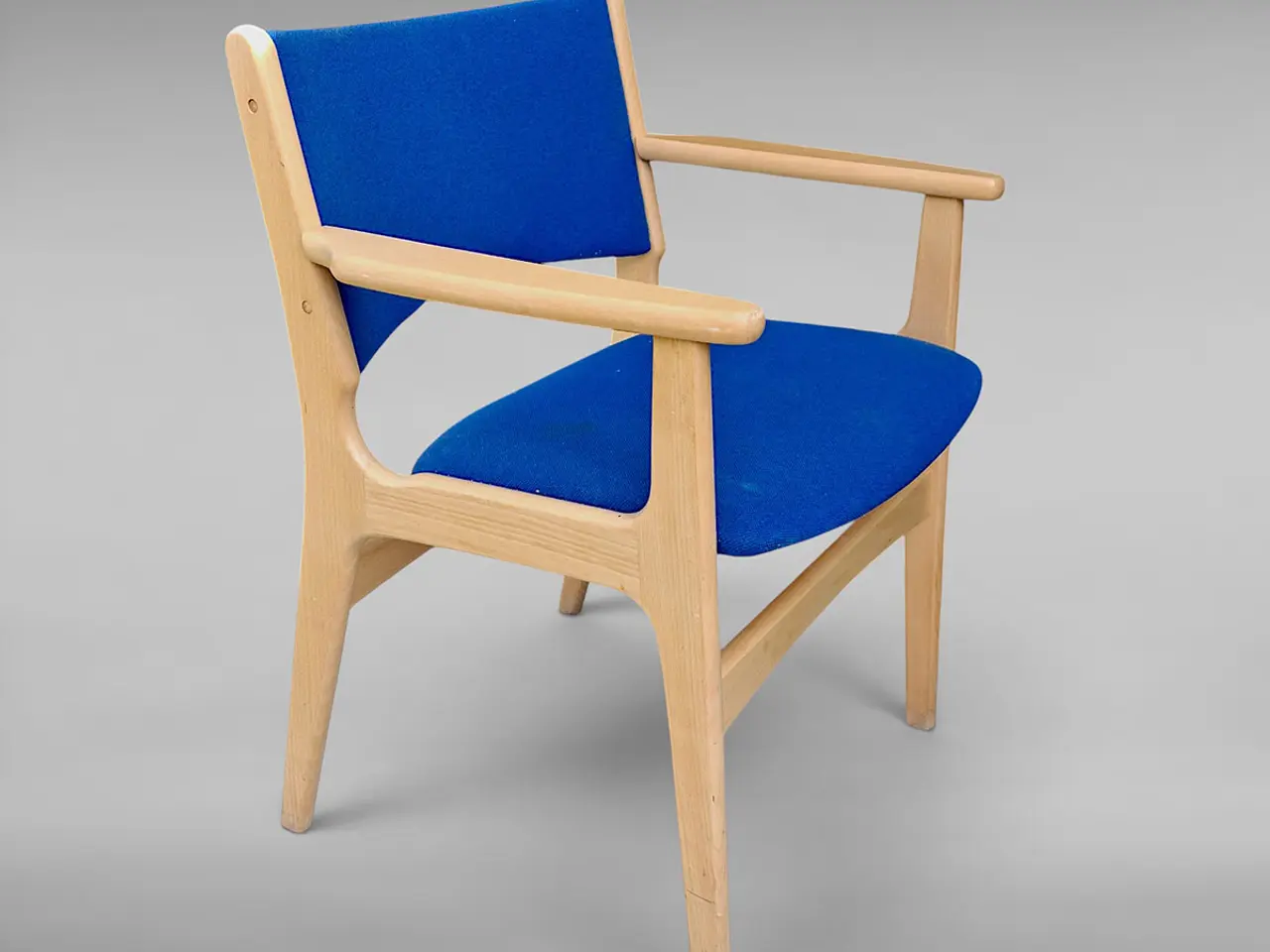Billede 1 - Erik Buch armstol model 89 / B88 i bøg