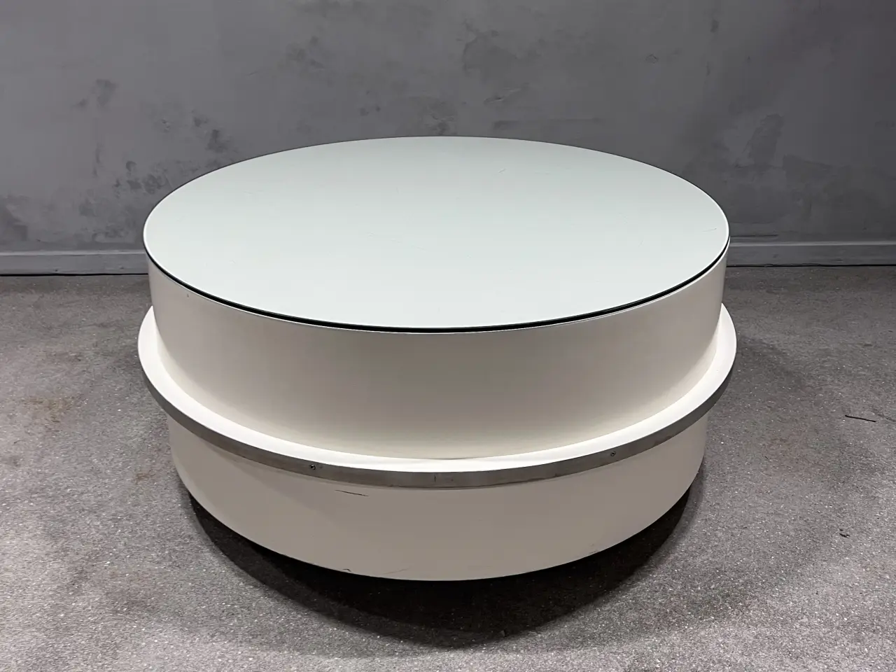 Billede 1 - Rundt display podie, rustfri stål kant, glas top