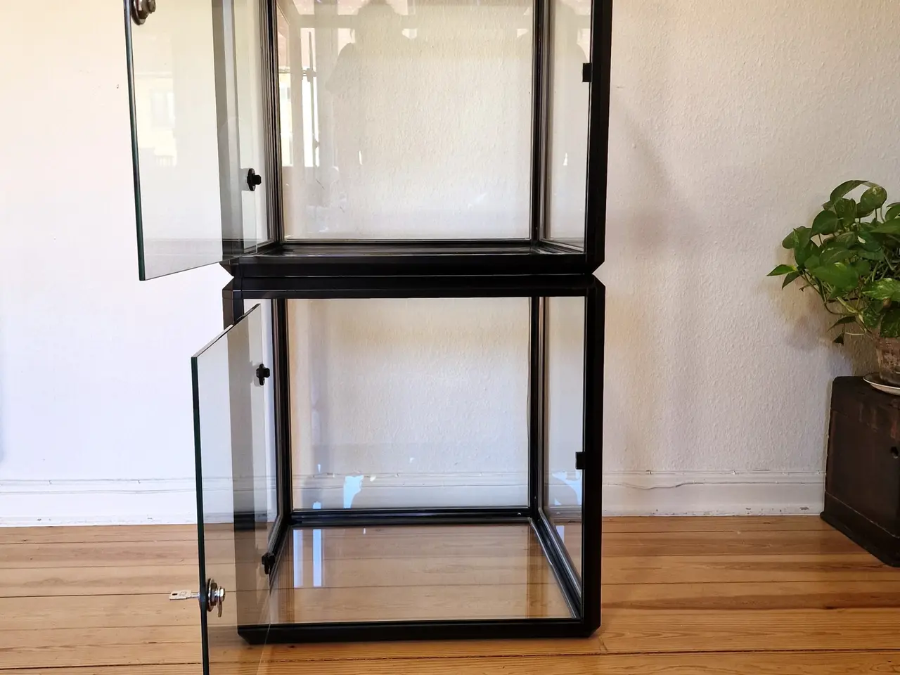 Billede 5 - 2 stk Store firkantede glasmontre.